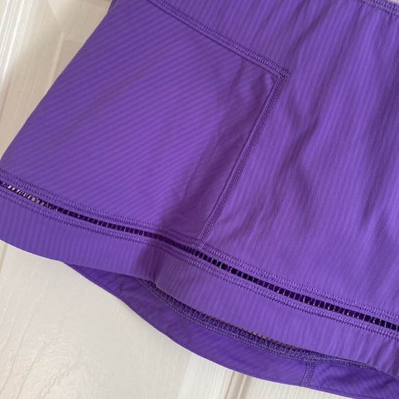 Ivivva Lululemon for Girls Skirt with built in shorts. Girls size 6 - Picture 2 of 9